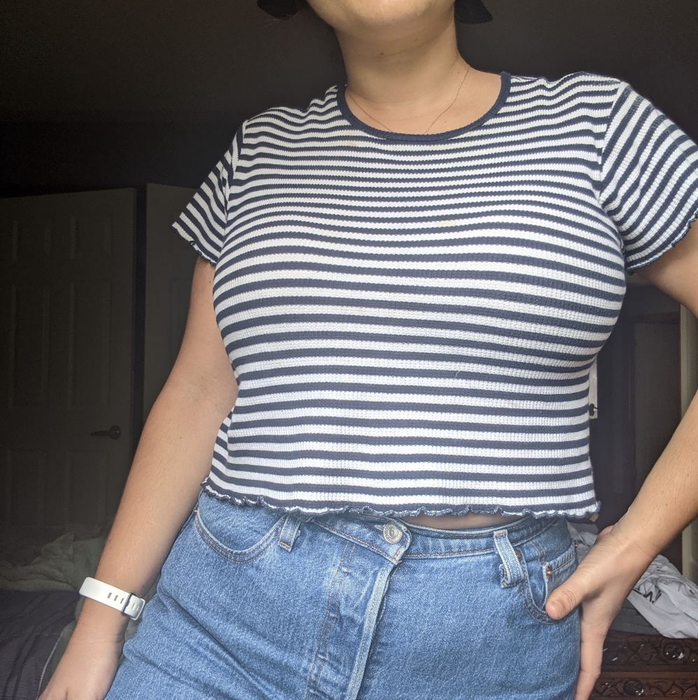 ✨ 2/$25 ✨ striped crop top